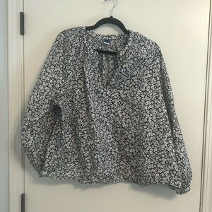 White floral blouse on Navy background from Old Navy